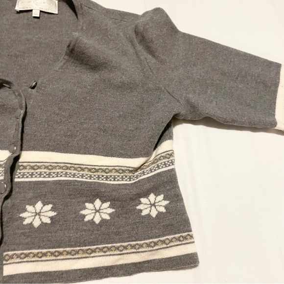 St John Sport by Marie Gray Cardigan Sweater Size Small - Picture 11 of 16